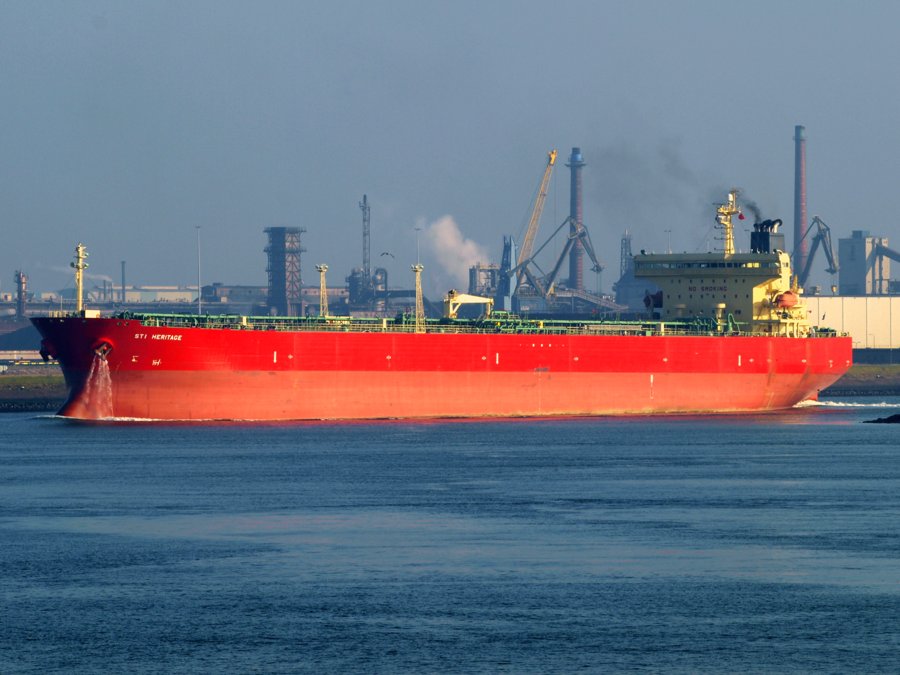 Transit: CHRYSTAL SKY         entering English South Coast at The Dover Strait