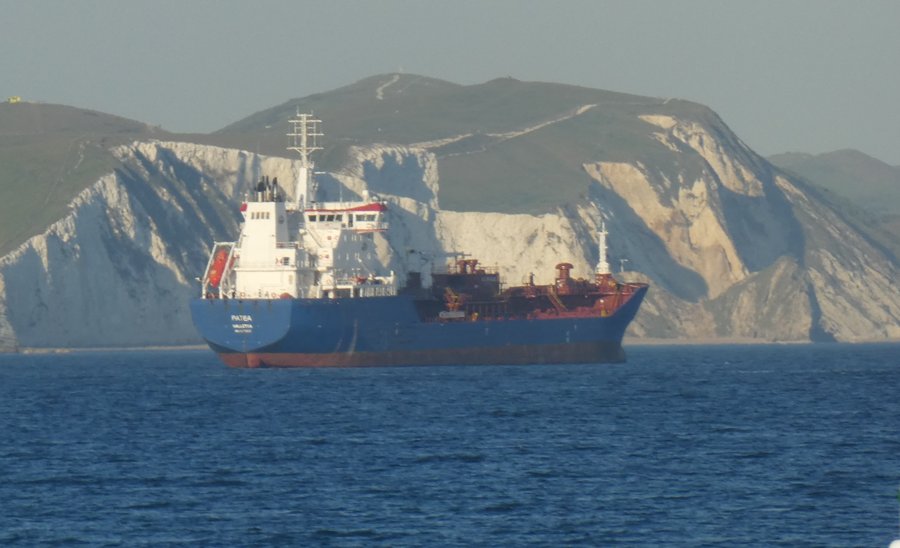Thames Departure: SONGA AURORA