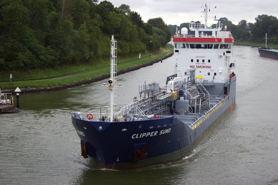NORDIC SUND transiting Forth & Tay Coast on the Scottish East Coast  