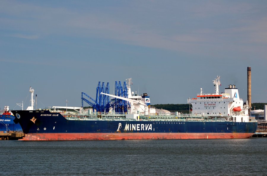 Transit: MINERVA JULIE        entering English South Coast at The Dover Strait