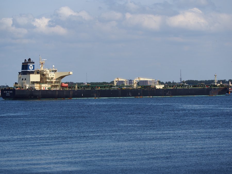 Transit: DELTA MED            entering English South Coast at The Dover Strait