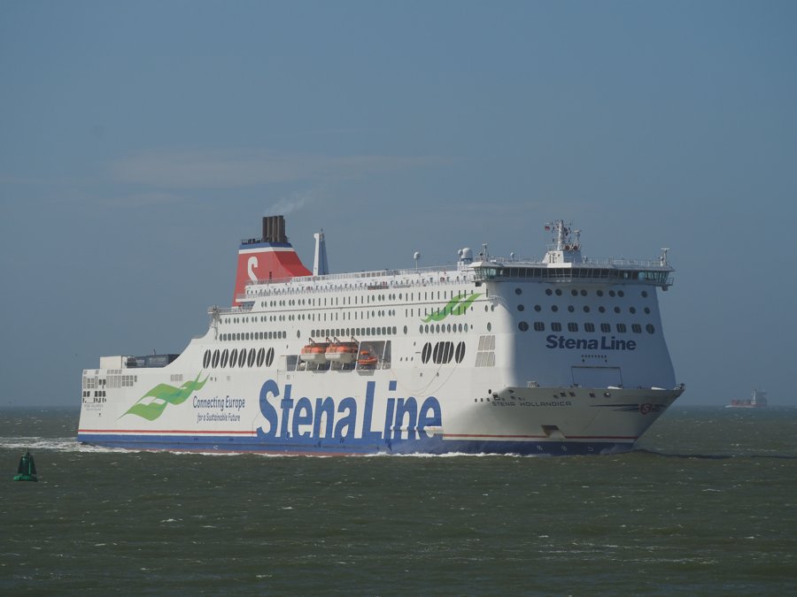 Felixstowe Arrival: STENA HOLLANDICA