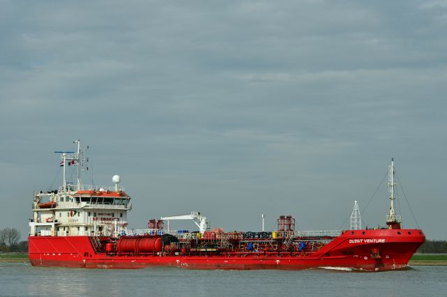 Transit: DUZGIT VENTURE entering English South Coast at The Dover Strait