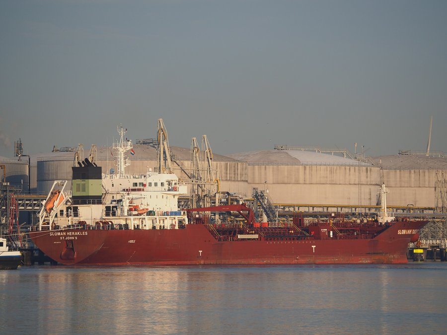 Celtic Sea - SLOMAN HERAKLES      transiting Celtic Sea