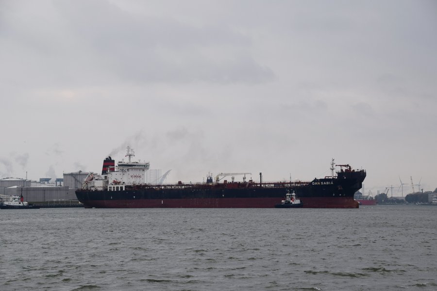 Transit: DAN SABIA entering English South Coast at The Dover Strait