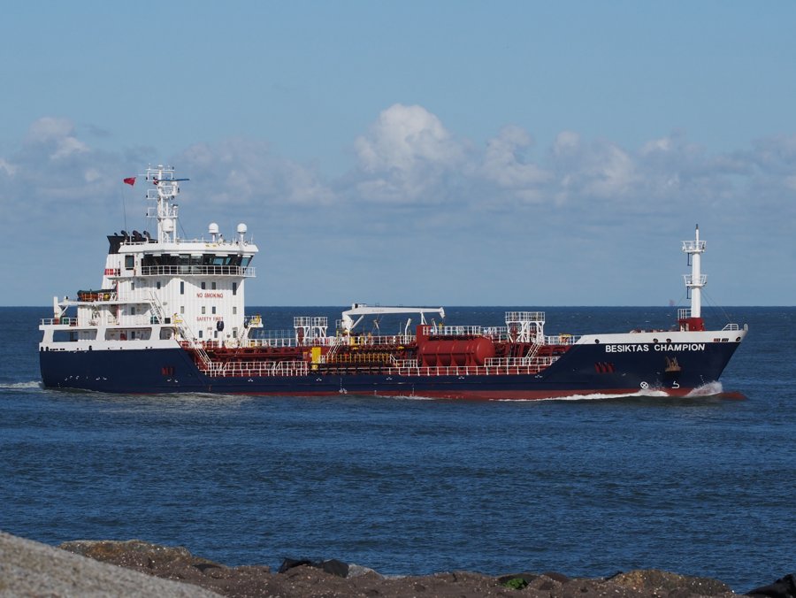 Transit: BERNSTEIN entering English South Coast at The Dover Strait