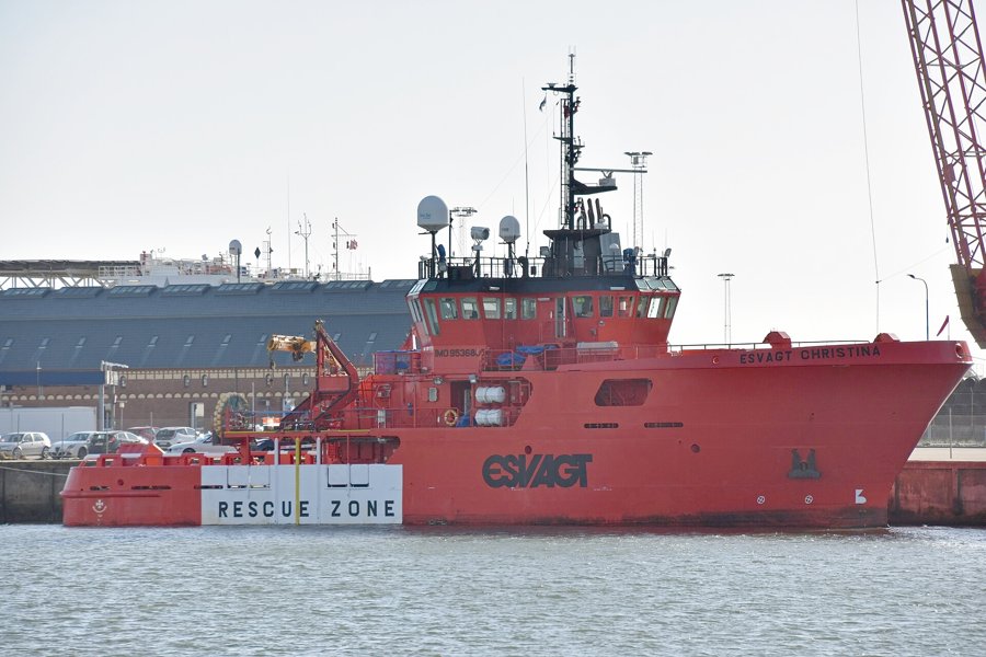  Scottish East Coast - ESVAGT CHRISTINA     transiting Dornoch Firth Coast