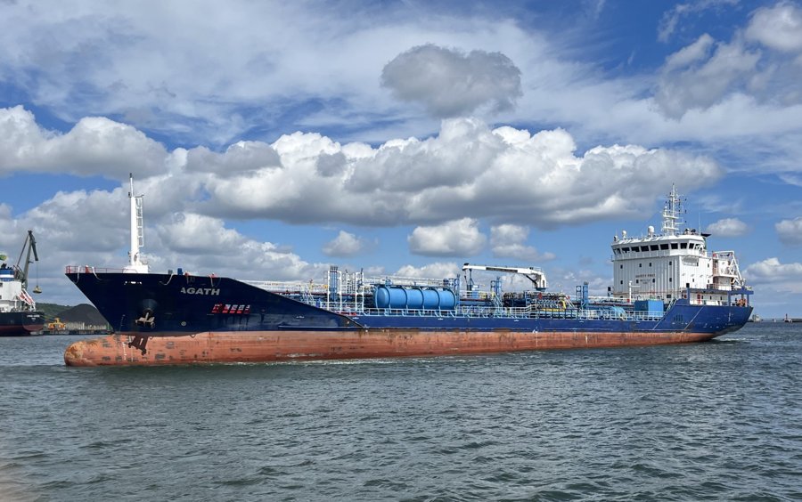 Transit: AGATH                entering English South Coast at The Dover Strait