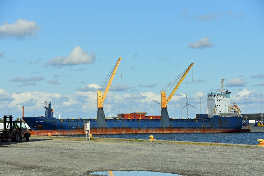 Transit: BBC LAGOS entering English South Coast at The Dover Strait
