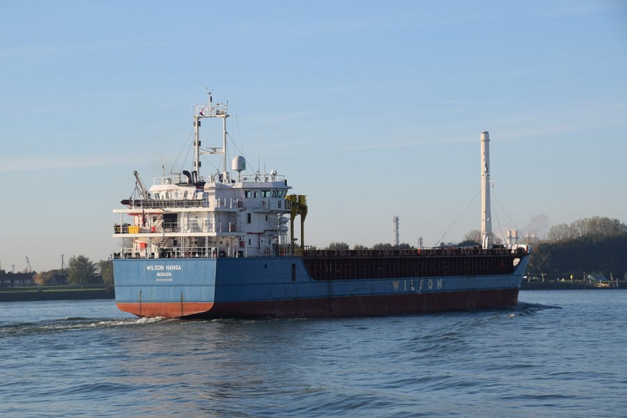 Transit: WILSON HANSA entering English South Coast at The Dover Strait
