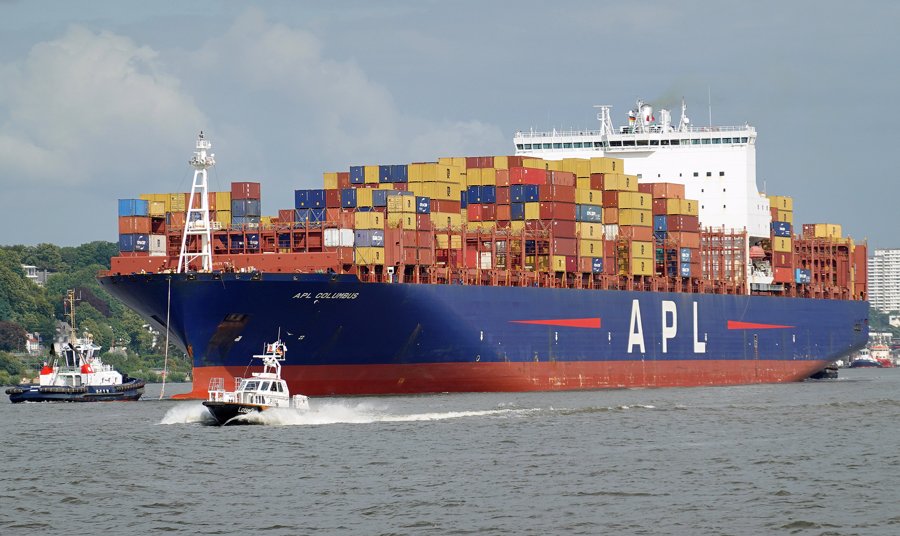 Thames Departure: APL COLUMBUS