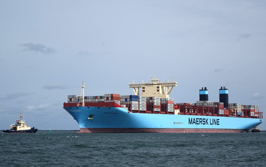Thames Departure: MADISON MAERSK