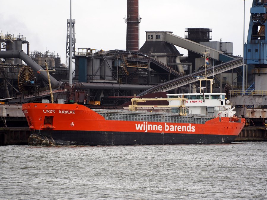 Transit: LADY ANNEKE          entering English South Coast at The Dover Strait