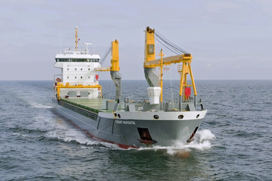 Transit: TRENT NAVIGATOR entering English South Coast at The Dover Strait