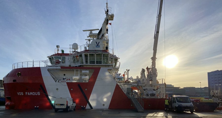 Aberdeen Arrival: VOS FAMOUS 