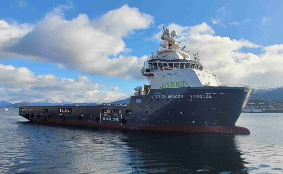 Aberdeen Departure: SEACOR YANGTZE      
