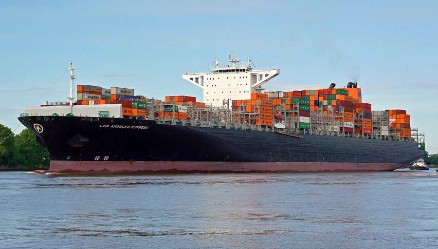 Transit: LOS ANGELES EXPRESS  entering English South Coast at The Dover Strait