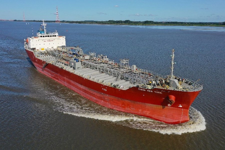 Transit: CHEM NEW YORK        entering English South Coast at The Dover Strait