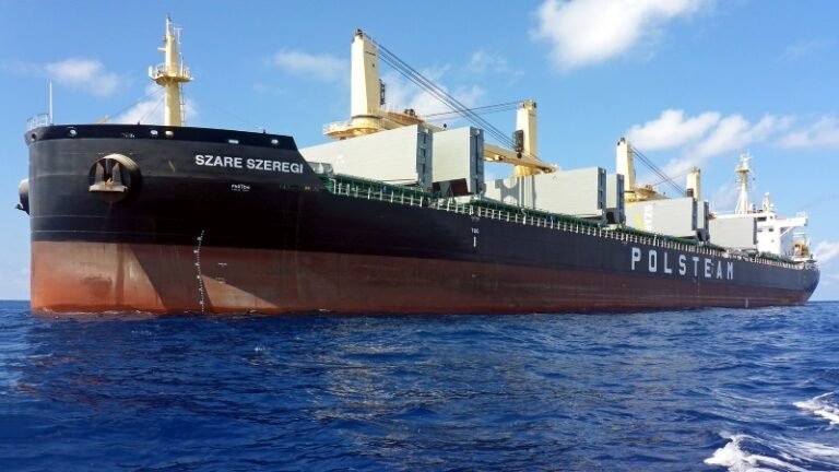  Irish Sea - SZARE SZEREGI        transiting Irish Sea off Dublin