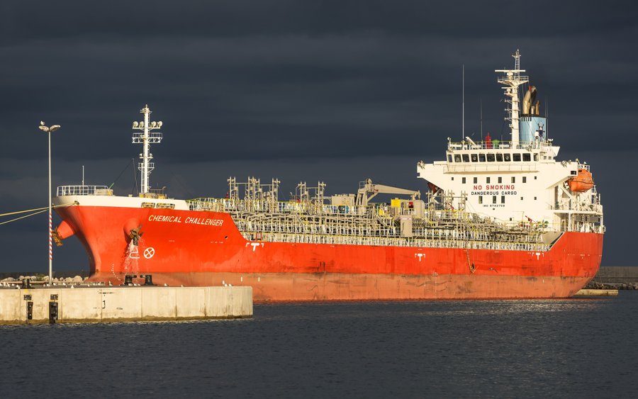 Transit: CHEMICAL CHALLENGER  entering English South Coast at The Dover Strait