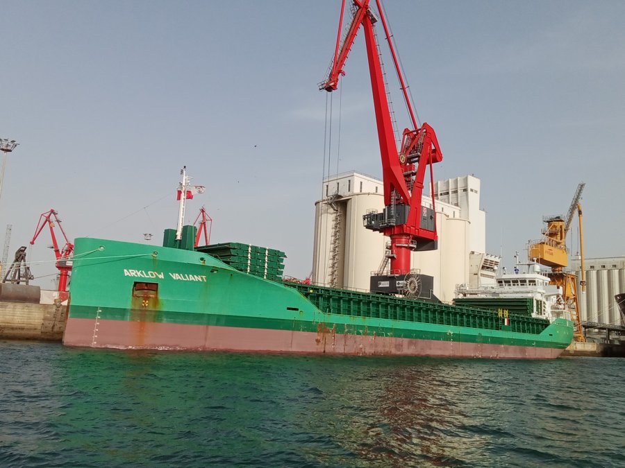  Celtic Sea - ARKLOW VALIANT transiting Celtic Sea