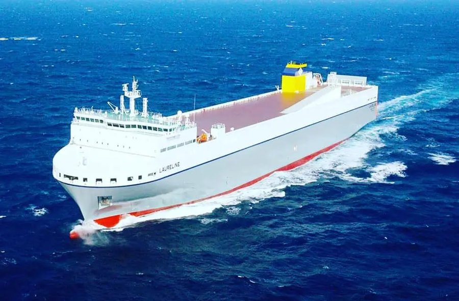 Dublin Arrival: LAURELINE