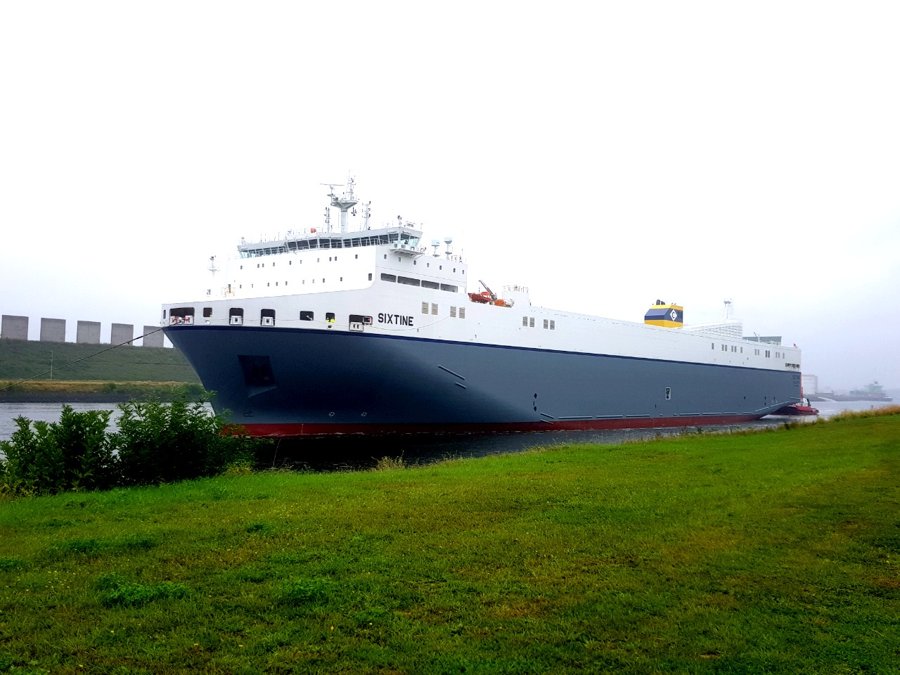 Dublin Arrival: SIXTINE