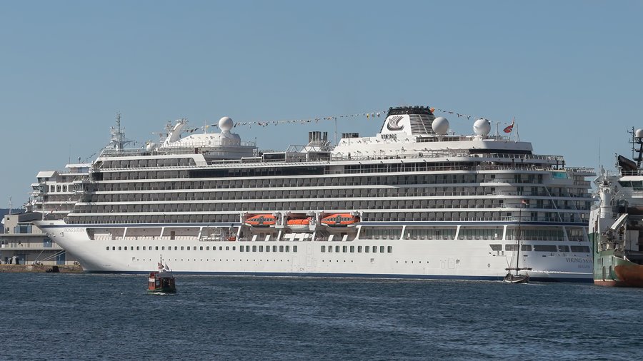 Transit: VIKING SATURN entering English South Coast at The Dover Strait