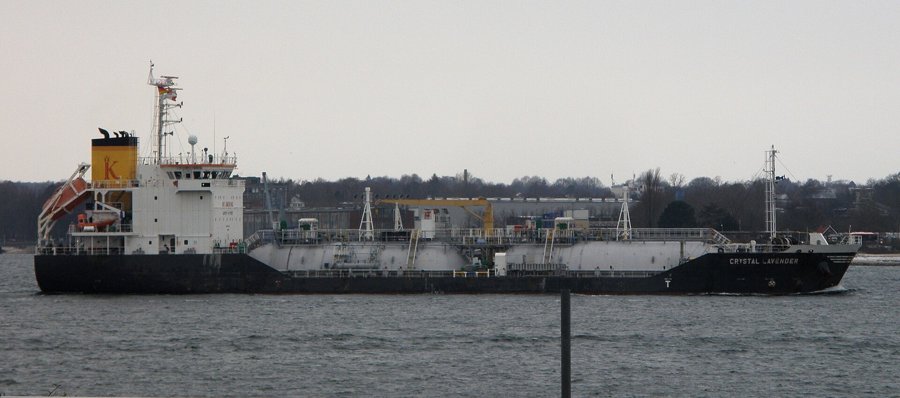 Transit: CRYSTAL LAVENDER     entering English South Coast at The Dover Strait