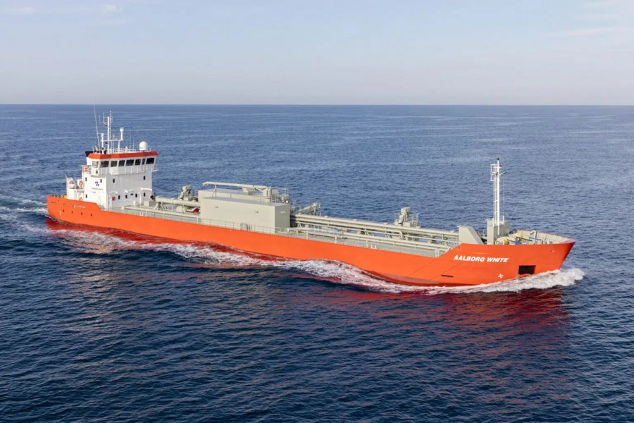 Transit: AALBORG WHITE        entering English South Coast at The Dover Strait