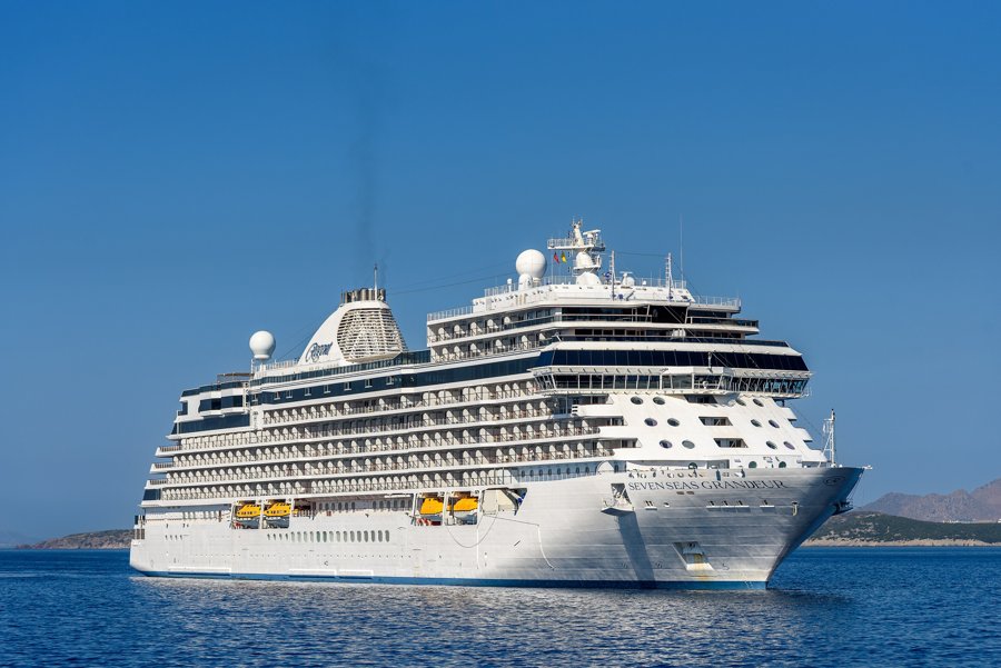  Celtic Sea - SEVEN SEAS GRANDEUR transiting Celtic Sea