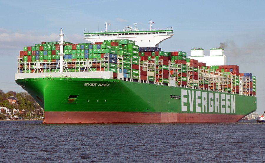 Felixstowe Arrival: EVER APEX           