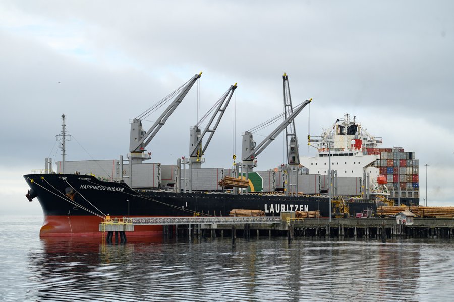  Scottish East Coast - HAPPINESS BULKER     transiting Aberdeenshire Coast