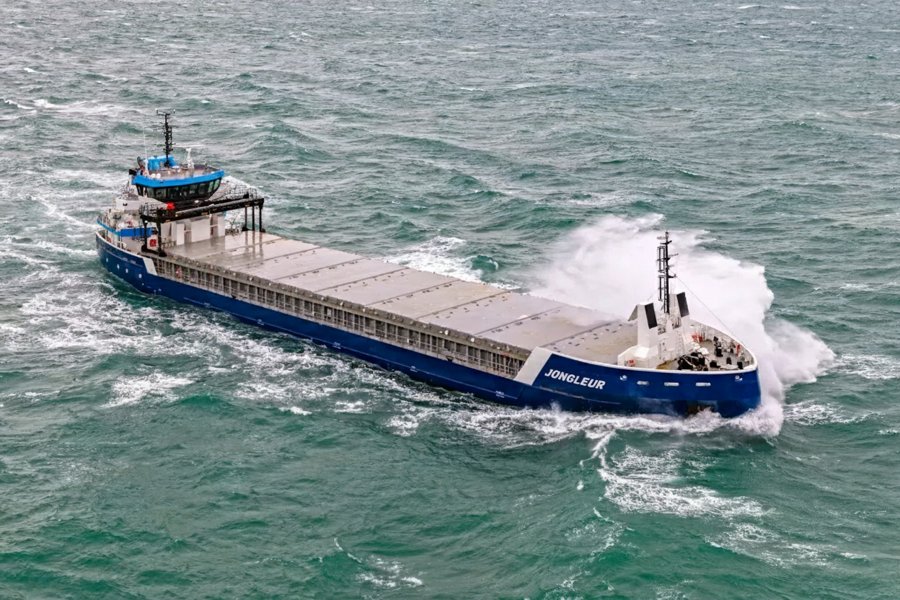 Transit: JONGLEUR             entering English South Coast at The Dover Strait