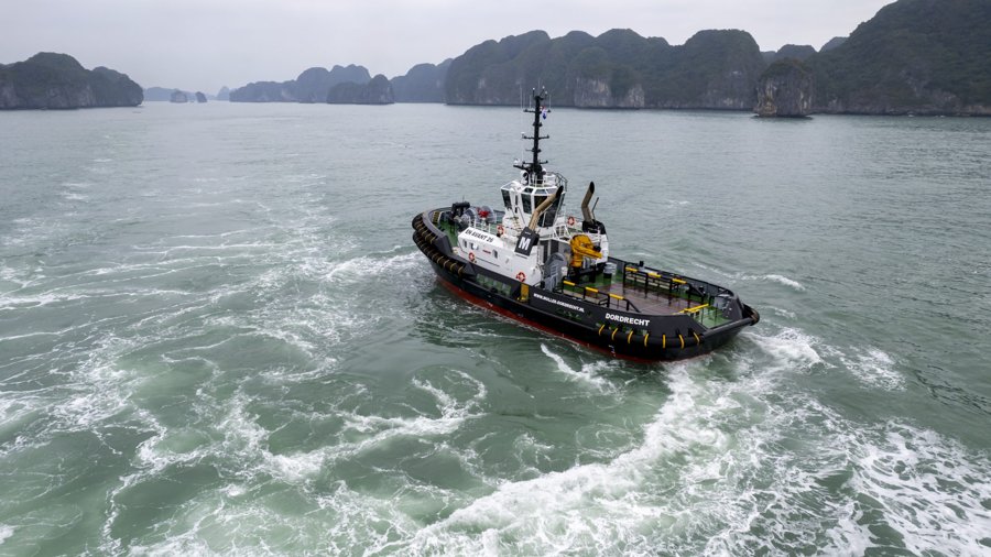 Transit: EN AVANT 26          entering English South Coast at The Dover Strait