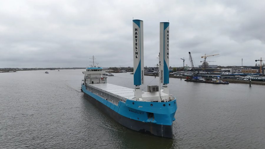 Transit: WAALVLIET            entering English South Coast at The Dover Strait